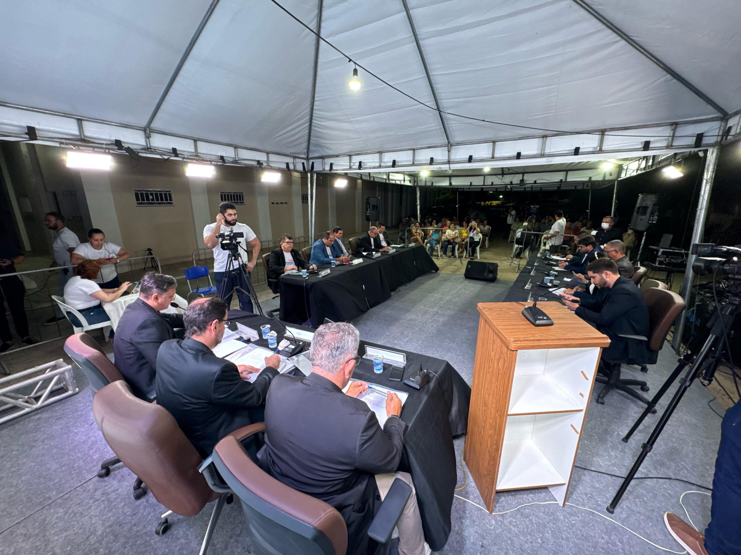 Câmara Itinerante no Distrito da Cruz marca aproximação do Legislativo com a população e realiza simulação legislativa com estudantes