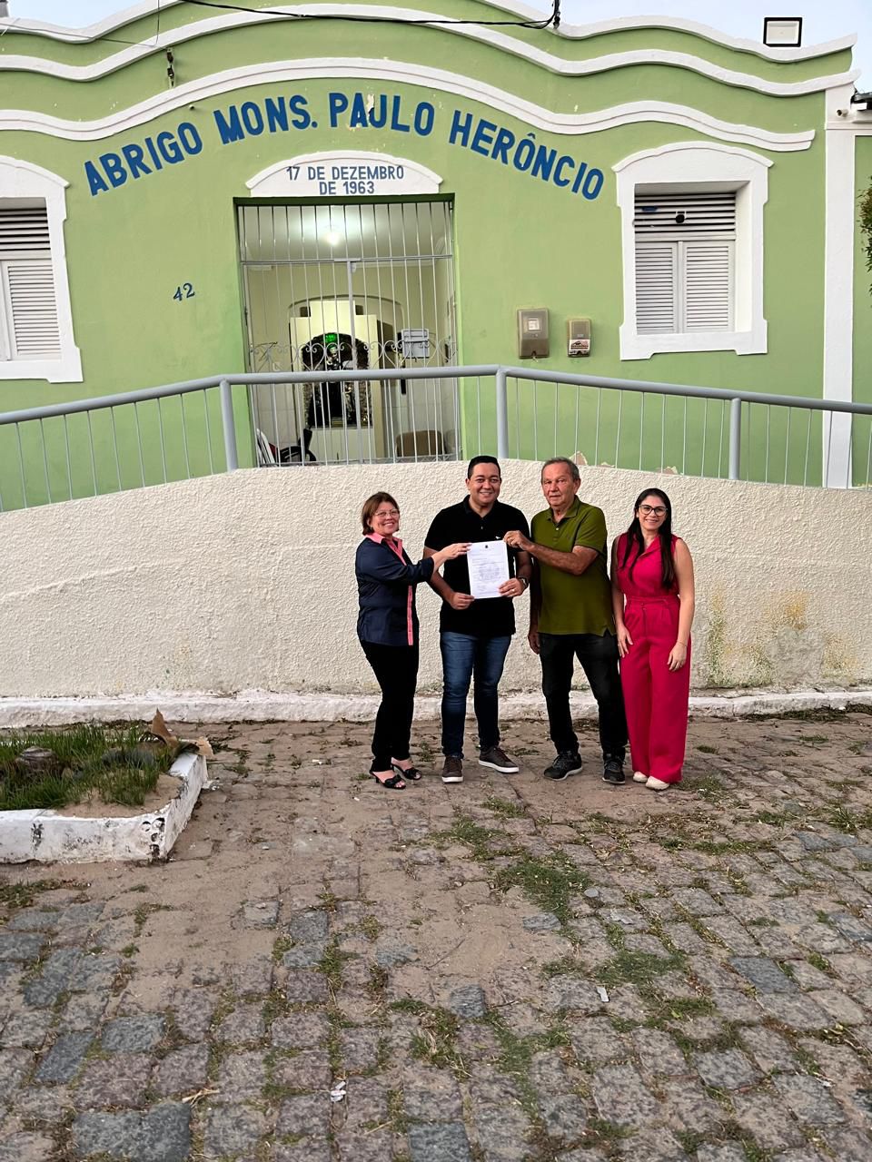 Vereador Cleyber Trajano entrega emenda parlamentar de R$ 100 mil ao Abrigo Monsenhor Paulo Herôncio