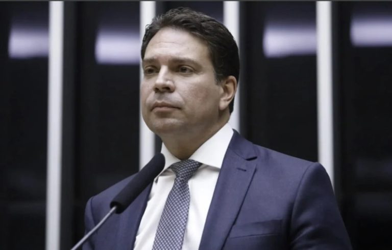 STF começa a julgar suspensão de ação penal contra Ramagem nesta sexta (9)