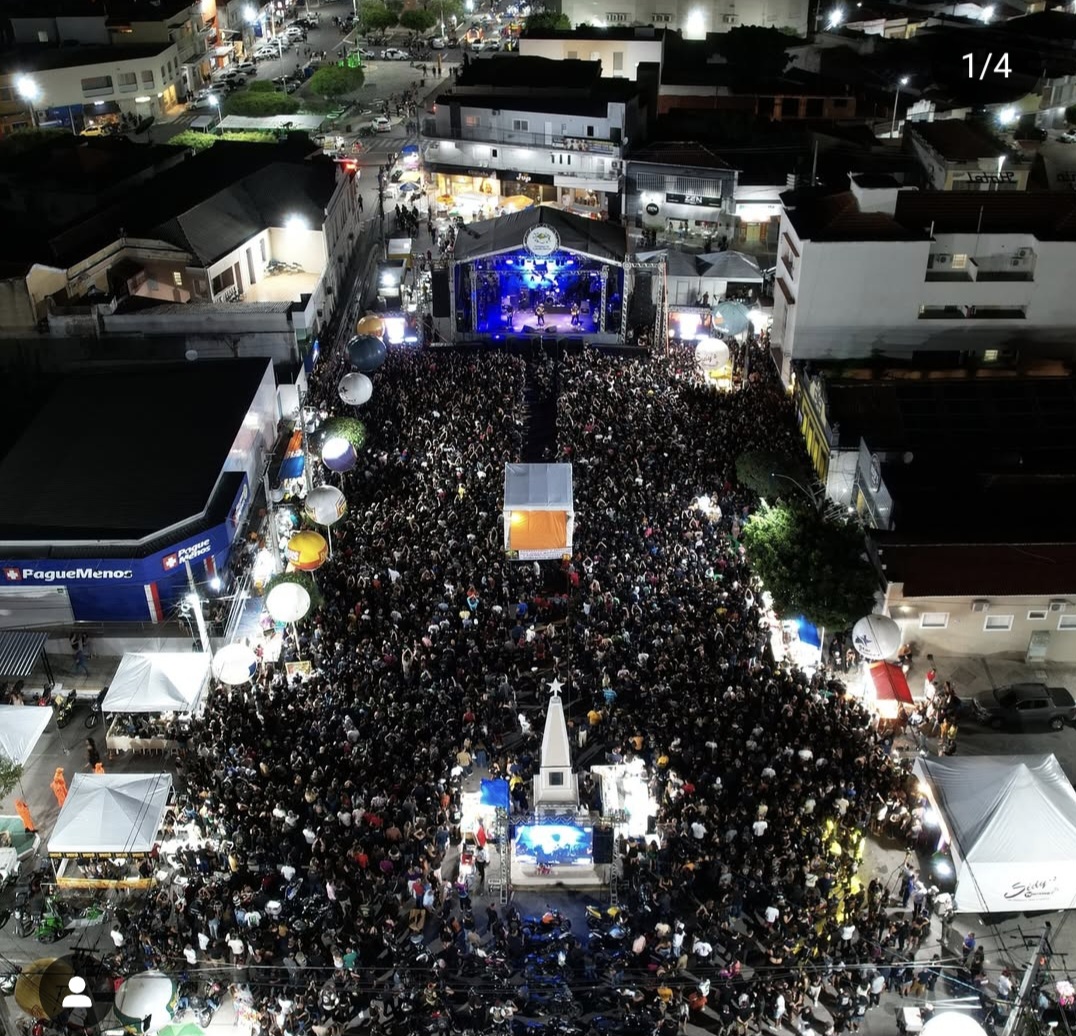 Multidão lota o centro de Currais Novos na abertura do Cactus Moto Fest 2025