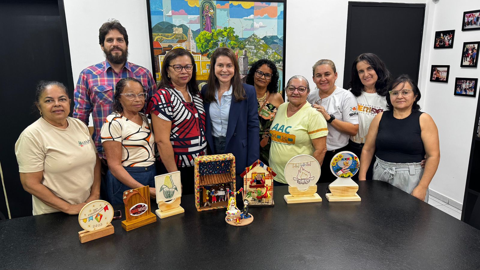 Troféus do FORRONOVOS 2025 são confeccionados por artesãos curraisnovenses e valorizam cultura e história
