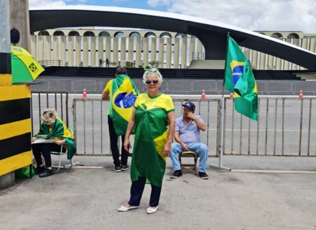Idosa que foi presa no 8/1 e acionou OEA alegando violação de direitos humanos deixa a cadeia
