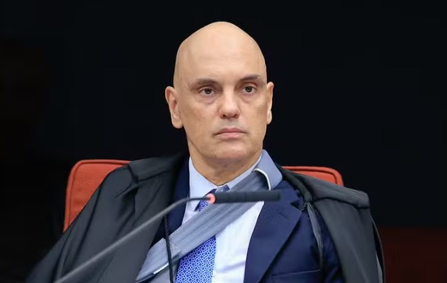 Moraes marca audiências de testemunhas de ação na qual Bolsonaro é réu por suposta tentativa de golpe de Estado; depoimentos começam no dia 19 de maio