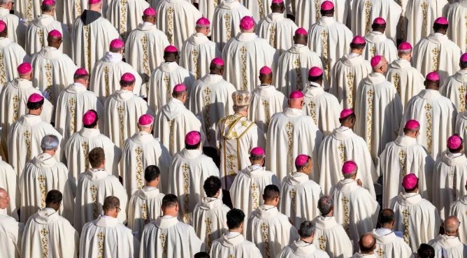 CONCLAVE: Veja horários das votações para escolha do novo papa e quando deve sair a primeira fumaça