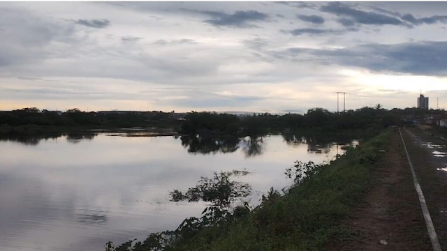 Para não ser assaltado vítima foge a nado em açude de Currais Novos