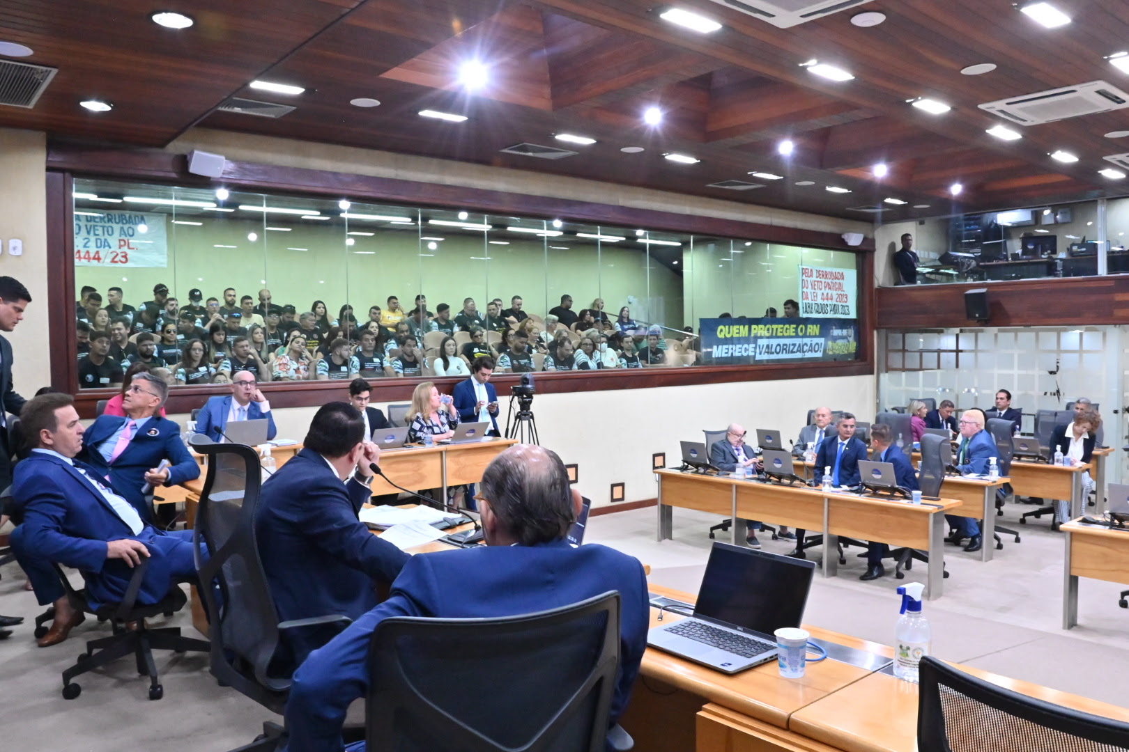 Leis de autoria parlamentar garantem mais direitos às pessoas com TEA