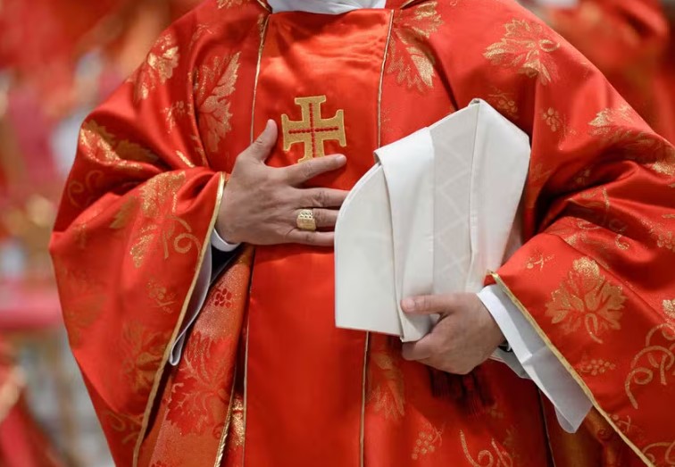 CONCLAVE: próxima fumaça só deve sair no início da manhã de quinta-feira (8) no Brasil; veja horários
