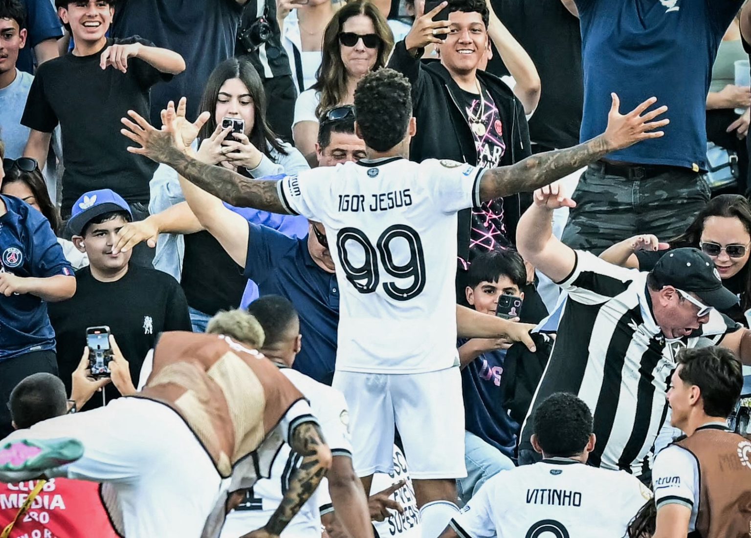 Botafogo faz história, vence o PSG e se aproxima de classificação na Copa de Clubes