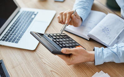 Gasto com pessoal é 6 vezes maior do que com investimentos, mostra Gasto Brasil