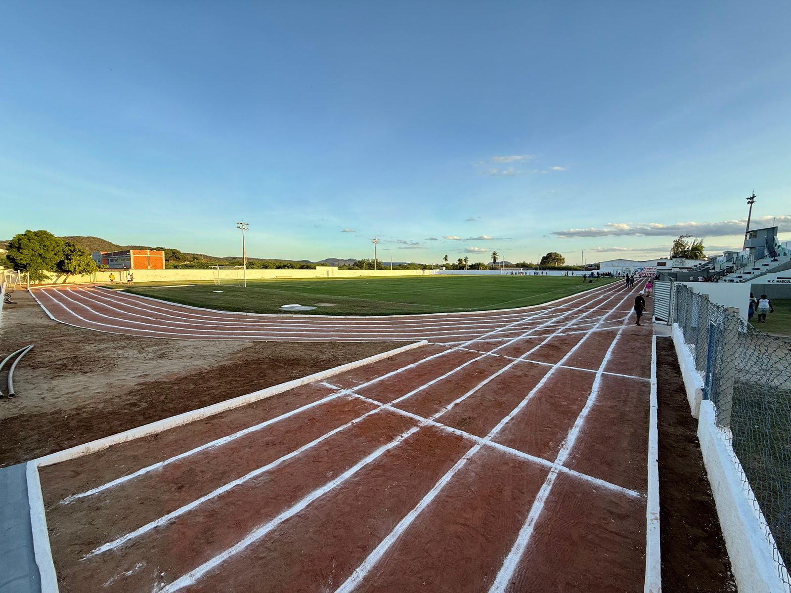 Após reforma e adequações, Prefeitura de Currais Novos reinaugura pista de atletismo do Estádio “Cel. José Bezerra”
