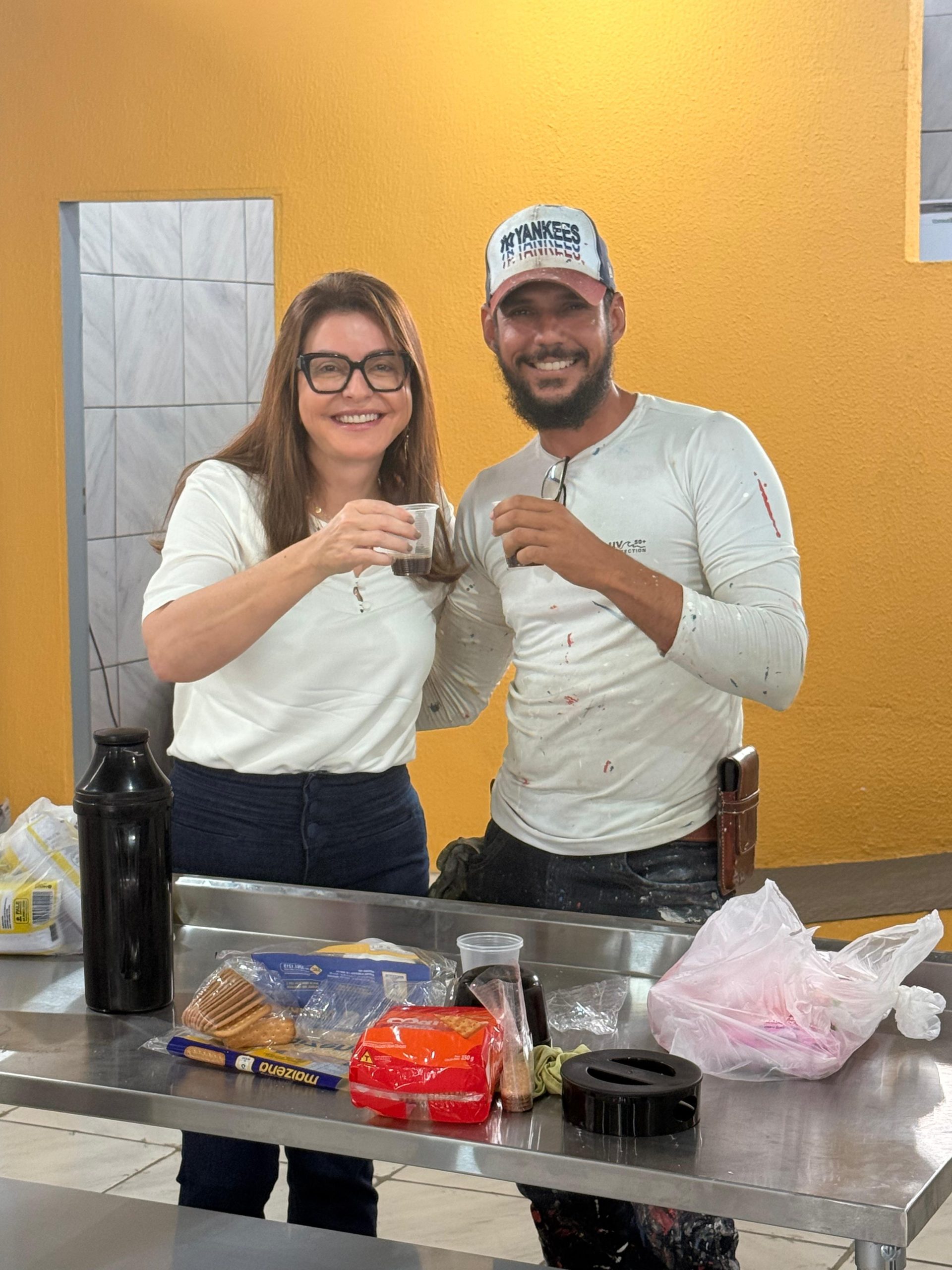 Milena Galvão visita feira livre e de Currais Novos e acompanha cadastro do Jantar Popular