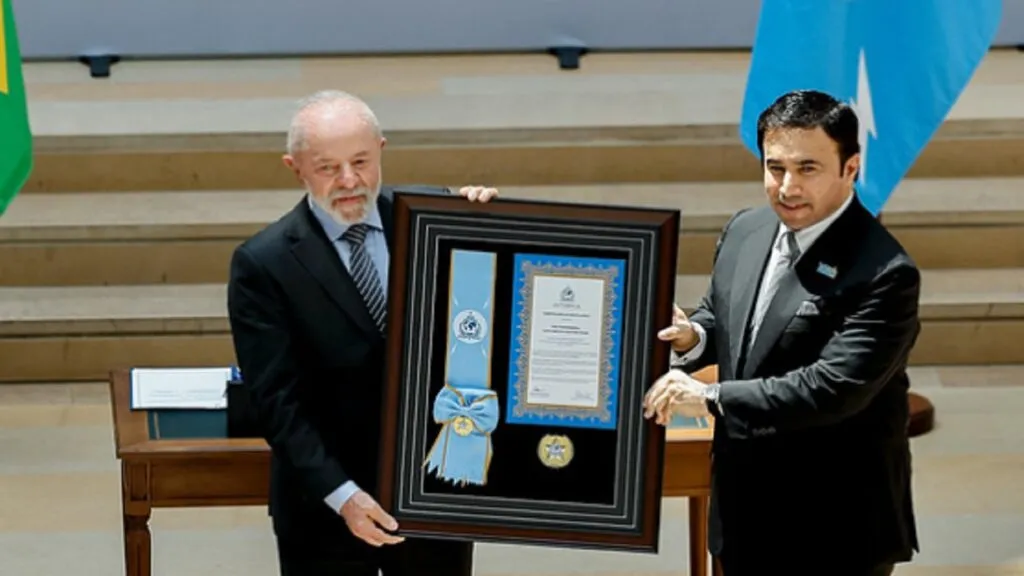 Lula recebe reconhecimento da Interpol por combate ao crime organizado