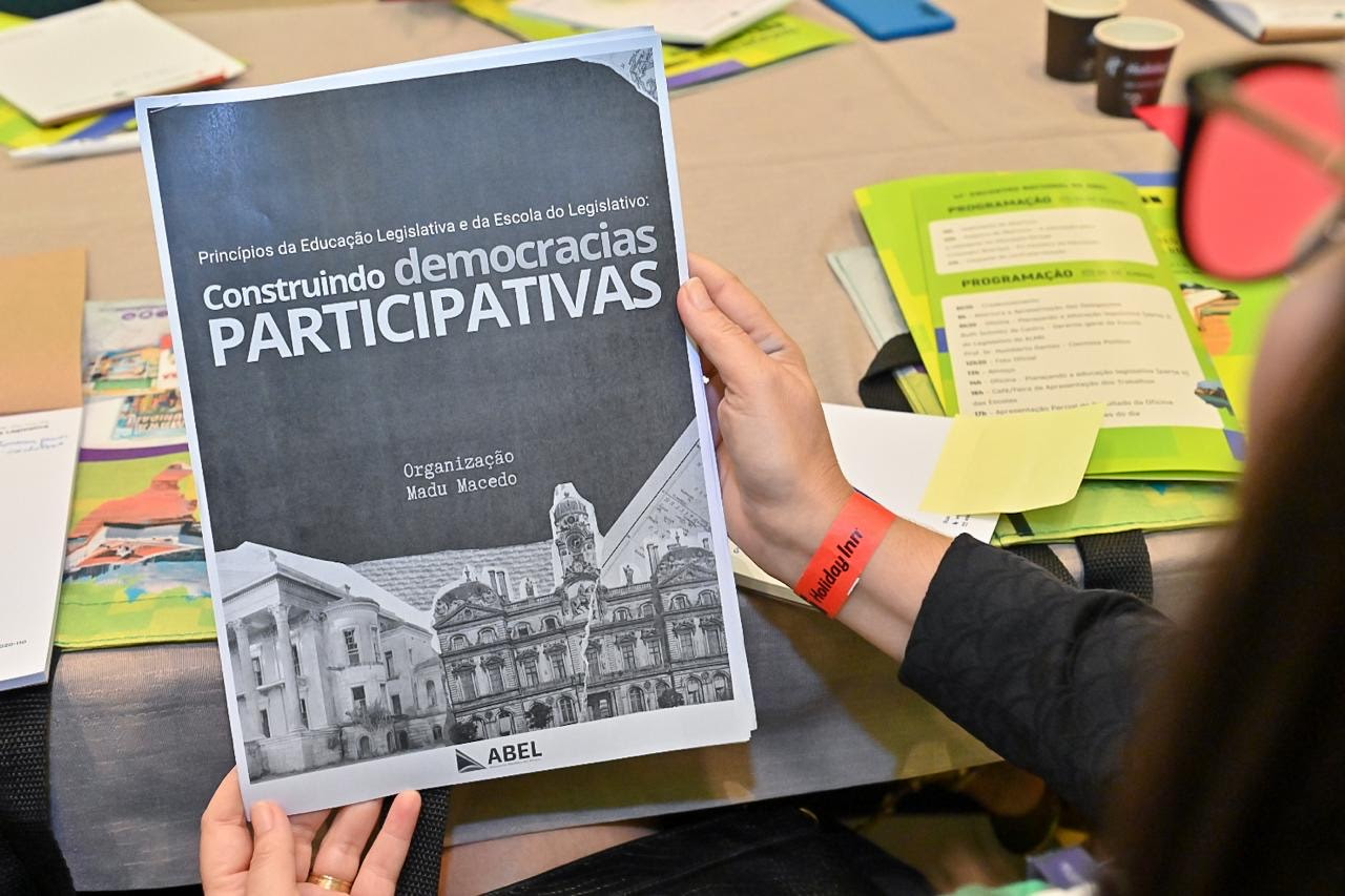 Documento inédito com princípios da educação legislativa é lançado no Encontro da ABEL