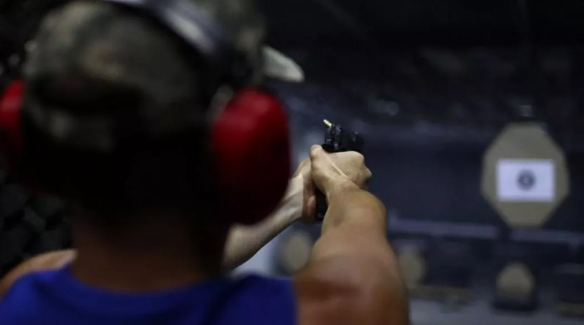 Compra de armas cai 91% sob Lula, mas número de fuzis volta a crescer em 2025