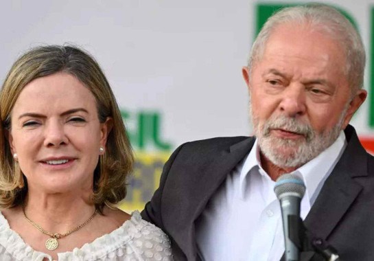 Lula só vai telefonar quando Trump der abertura, diz Gleisi
