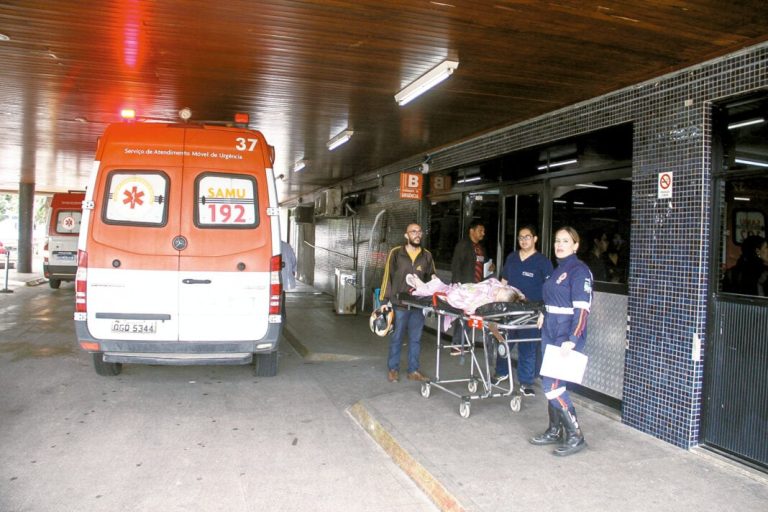 Walfredo Gurgel volta a ter pacientes nos corredores; cinco novos leitos serão abertos