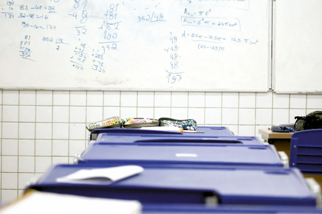 Especialistas criticam portaria que passa alunos de ano com 6 reprovações