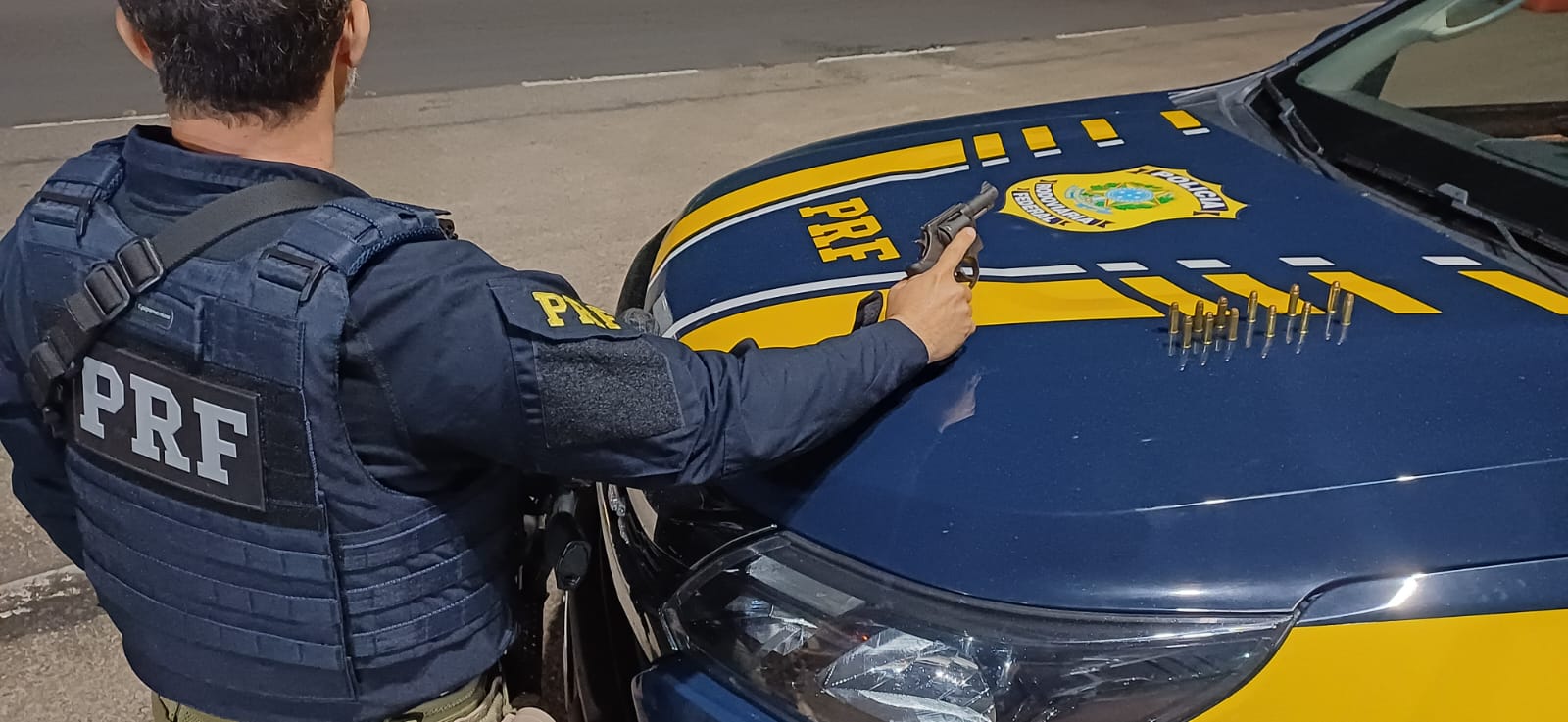 PRF prende integrante de quadrilha do novo cangaço com arma de fogo