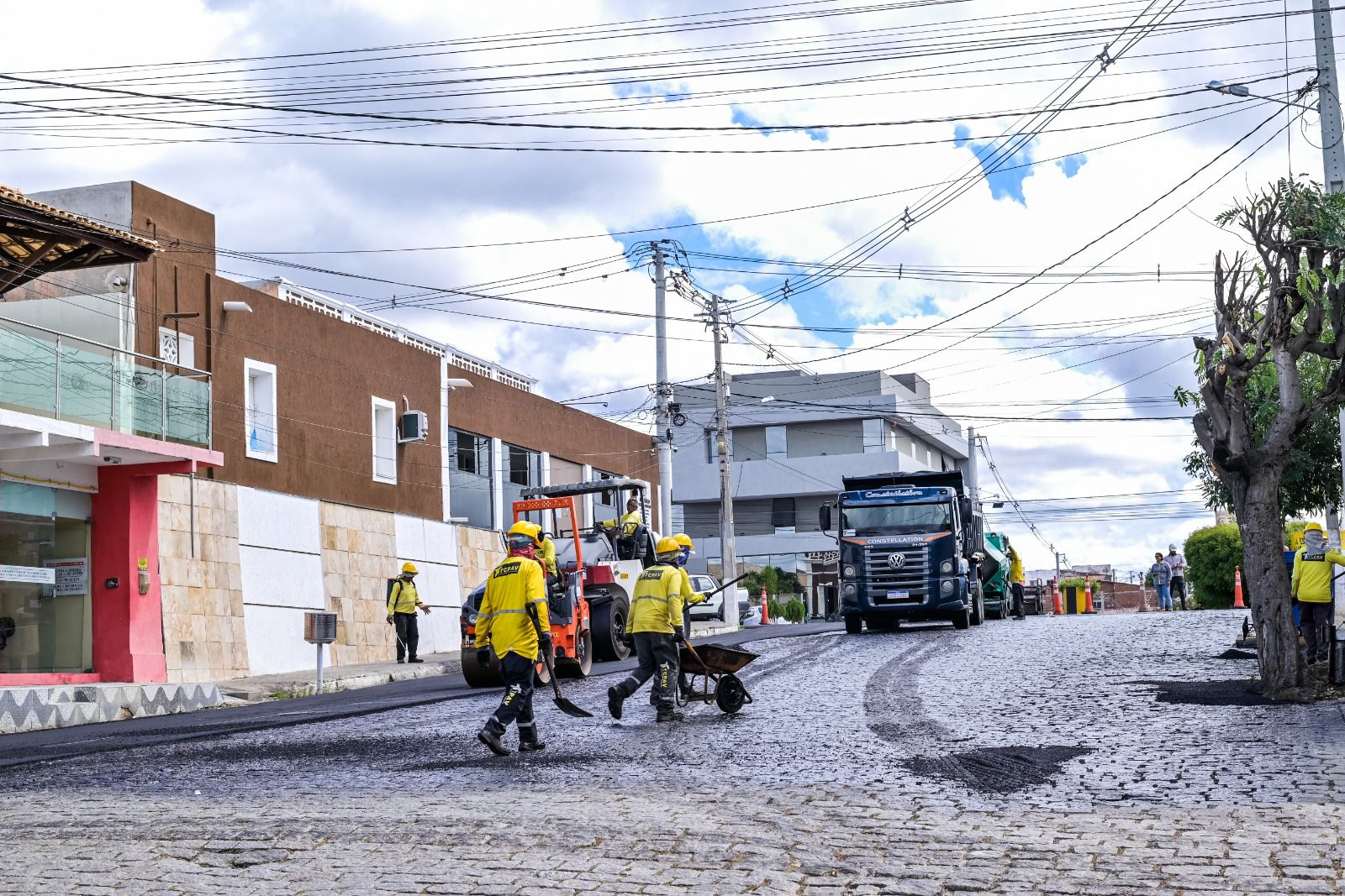 Mobilidade urbana: Prefeitura inicia asfaltamento de trecho da Rua Moisés Galvão