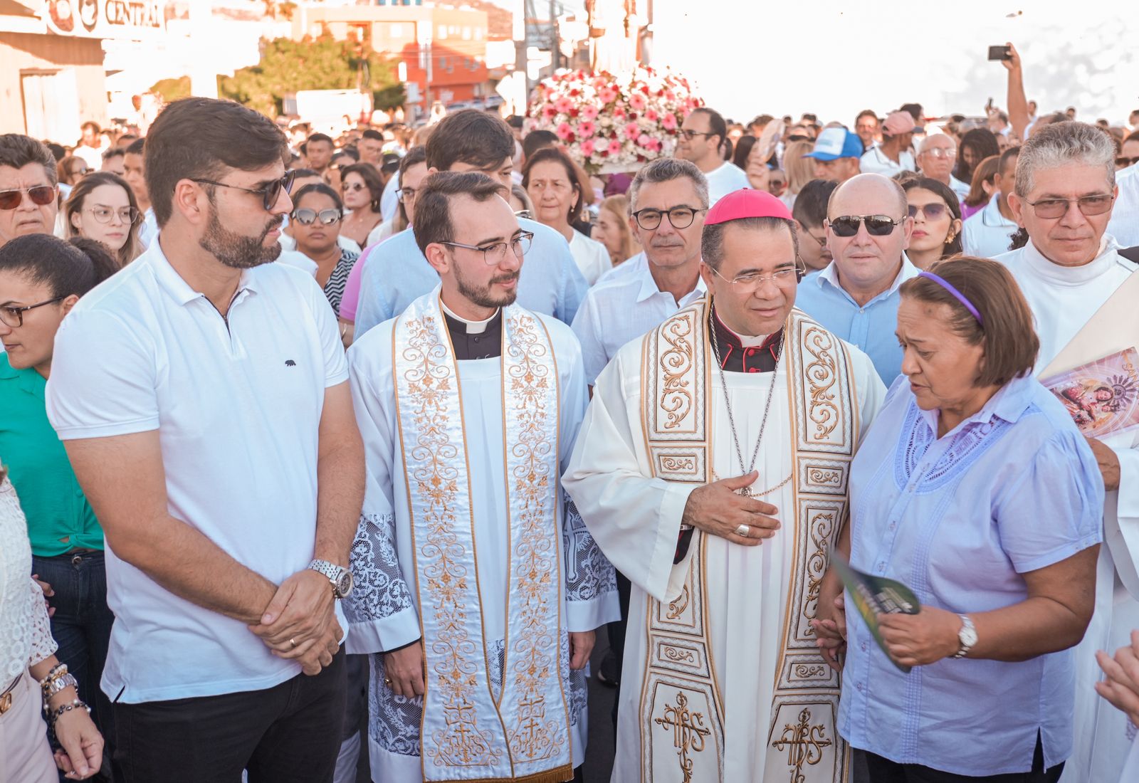 Procissão de encerramento da 217ª Festa de Sant’Ana leva multidão às ruas de Currais Novos
