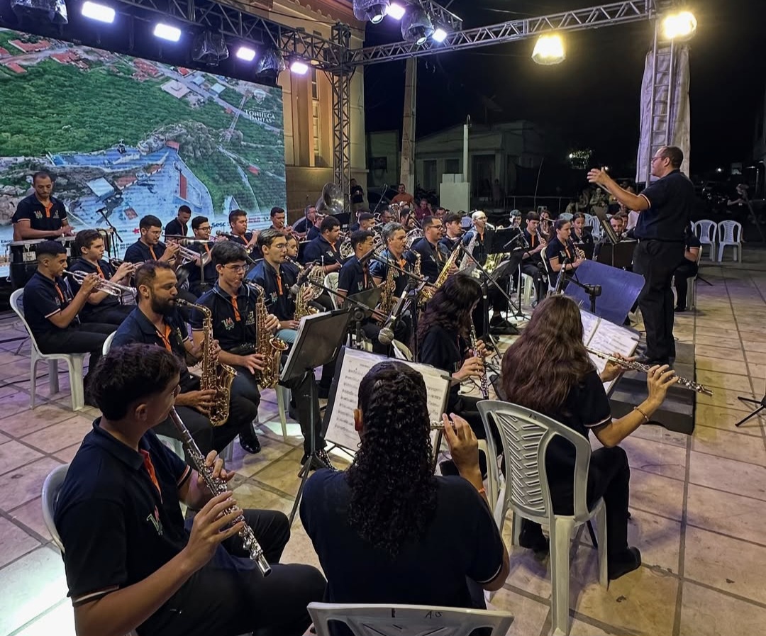 Segunda noite do Festival Tonheca Dantas é marcada por apresentação da Banda Euterpe Jardinense