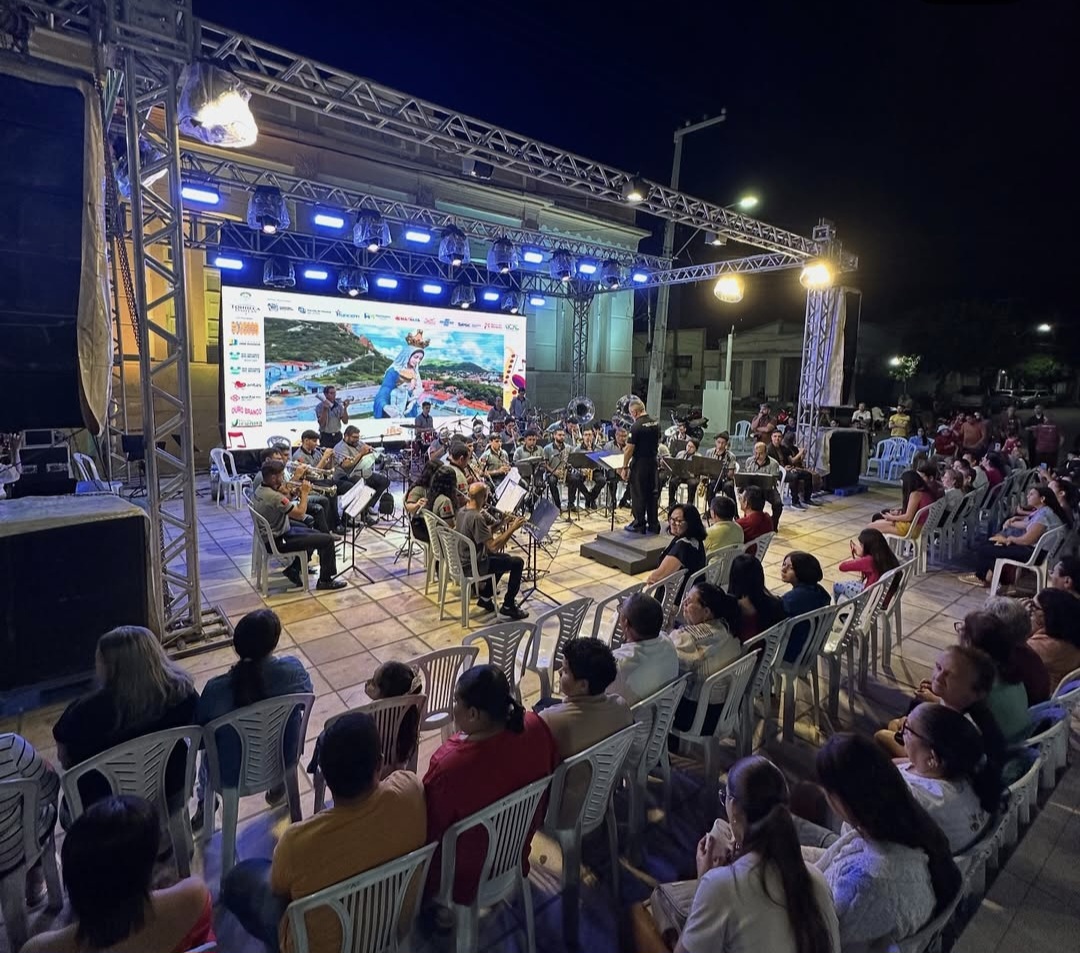 Festival da Música Carnaubense segue encantando público em homenagem a Tonheca Dantas