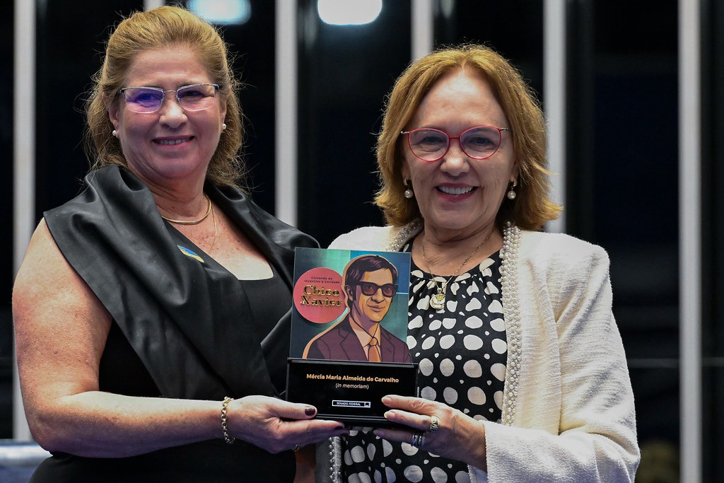 Zenaide destina honraria nacional Chico Xavier à filantropa Mércia Carvalho, do RN