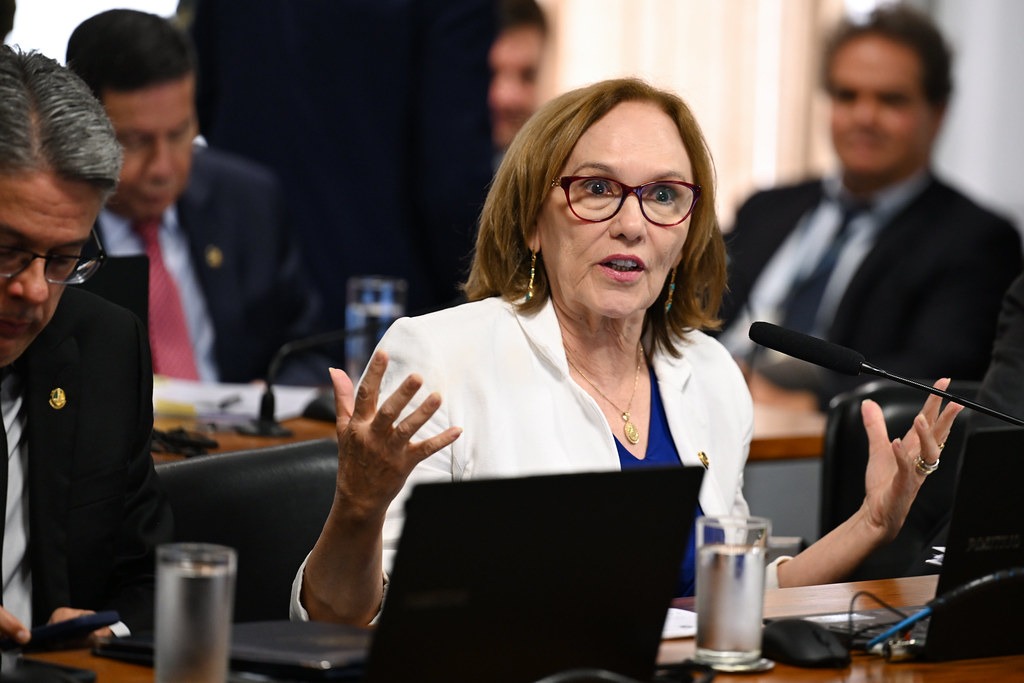 Zenaide sobe à tribuna e denuncia tentativa do Congresso de tirar mulheres da Política