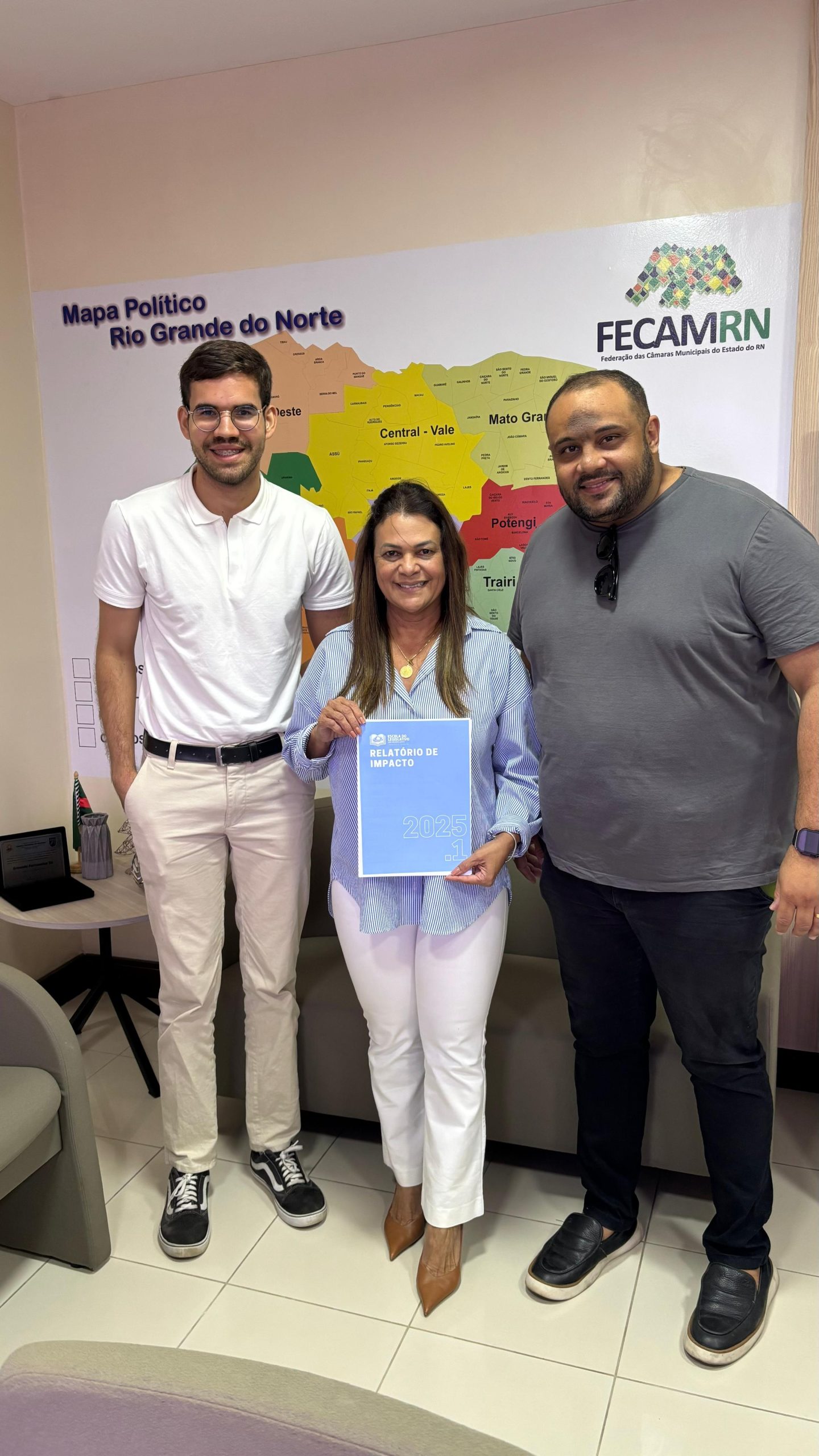 Escola do Legislativo de Currais Novos realiza visita institucional à FECAM