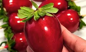 Morango da ansiedade: profissionais da Rede Ebserh alertam sobre riscos da moda