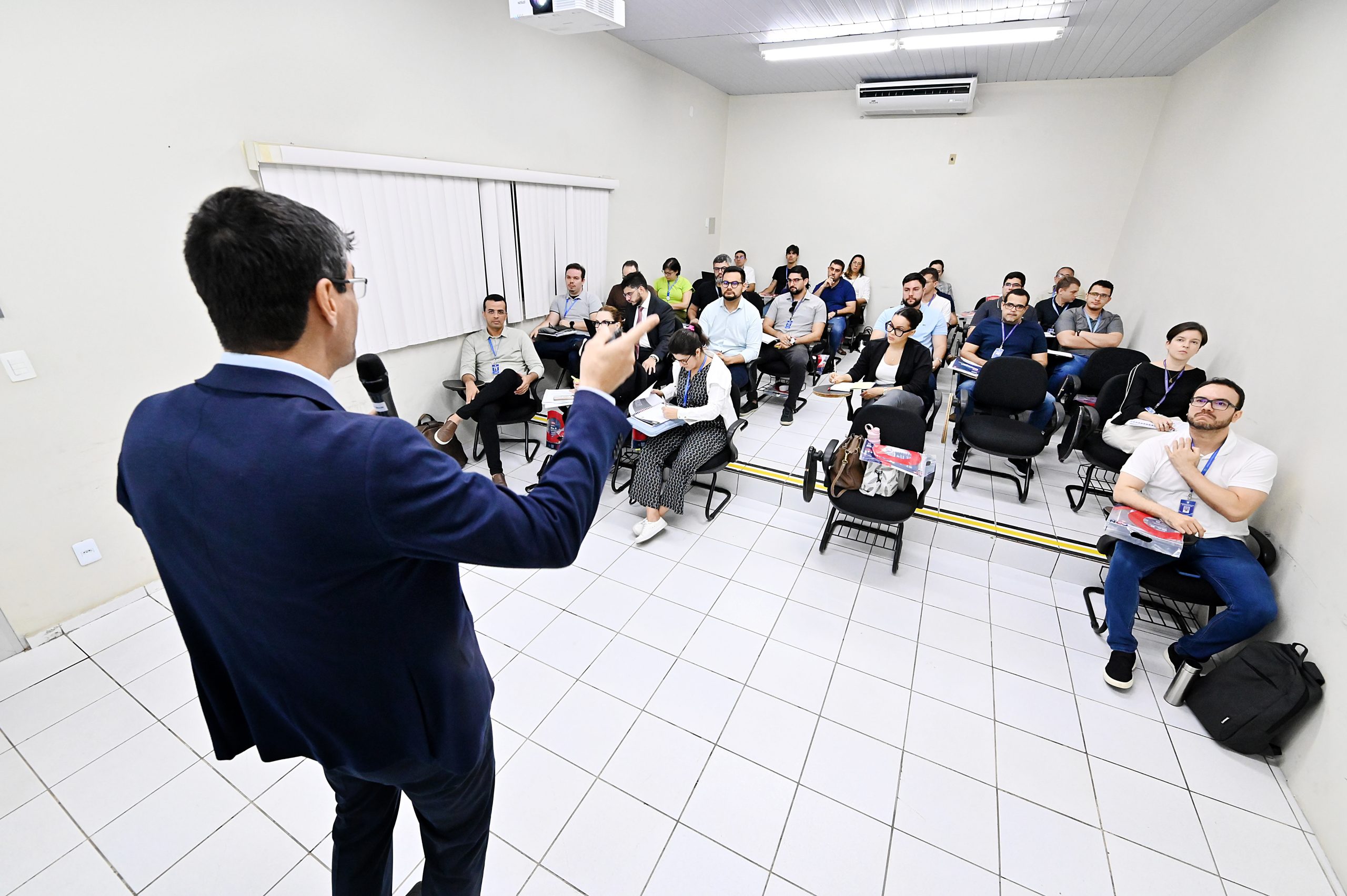 ALRN capacita servidores em contratação integrada e semi-integrada para obras e serviços