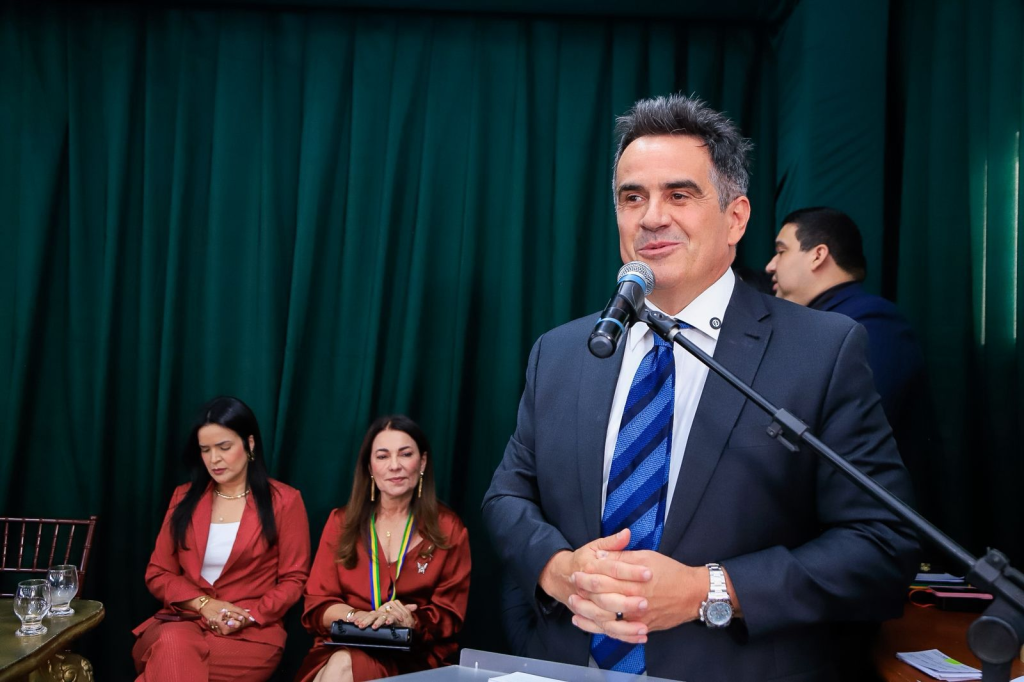 “Vamos desembarcar”, acena Ciro ao governo Lula na superfederação