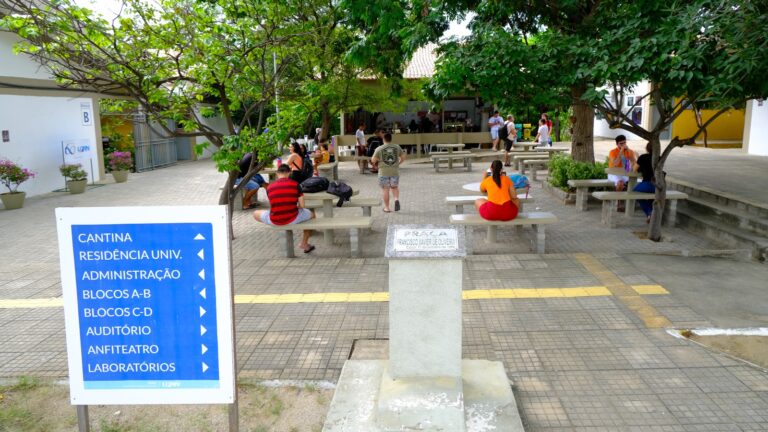 Ceres sedia curso sobre métodos de identificação de minerais e rochas