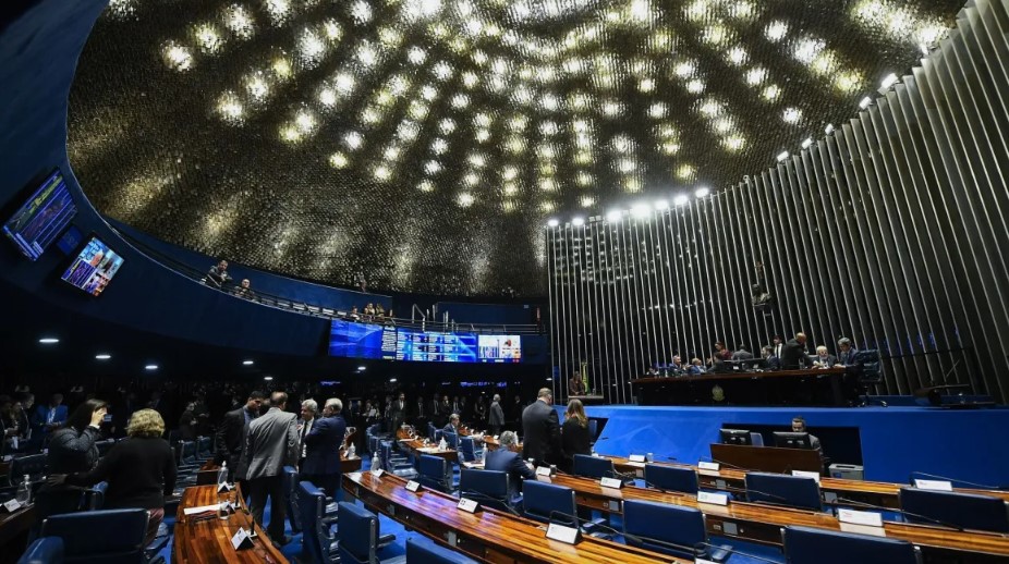 Senado aprova isenção do Imposto de Renda para quem recebe até dois salários mínimos
