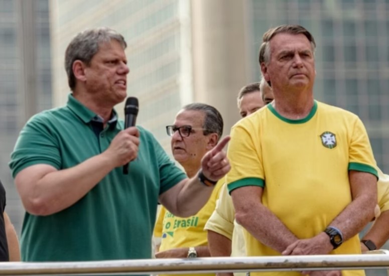 Moraes autoriza Jair Bolsonaro a receber visitas de Tarcísio e outros políticos aliados