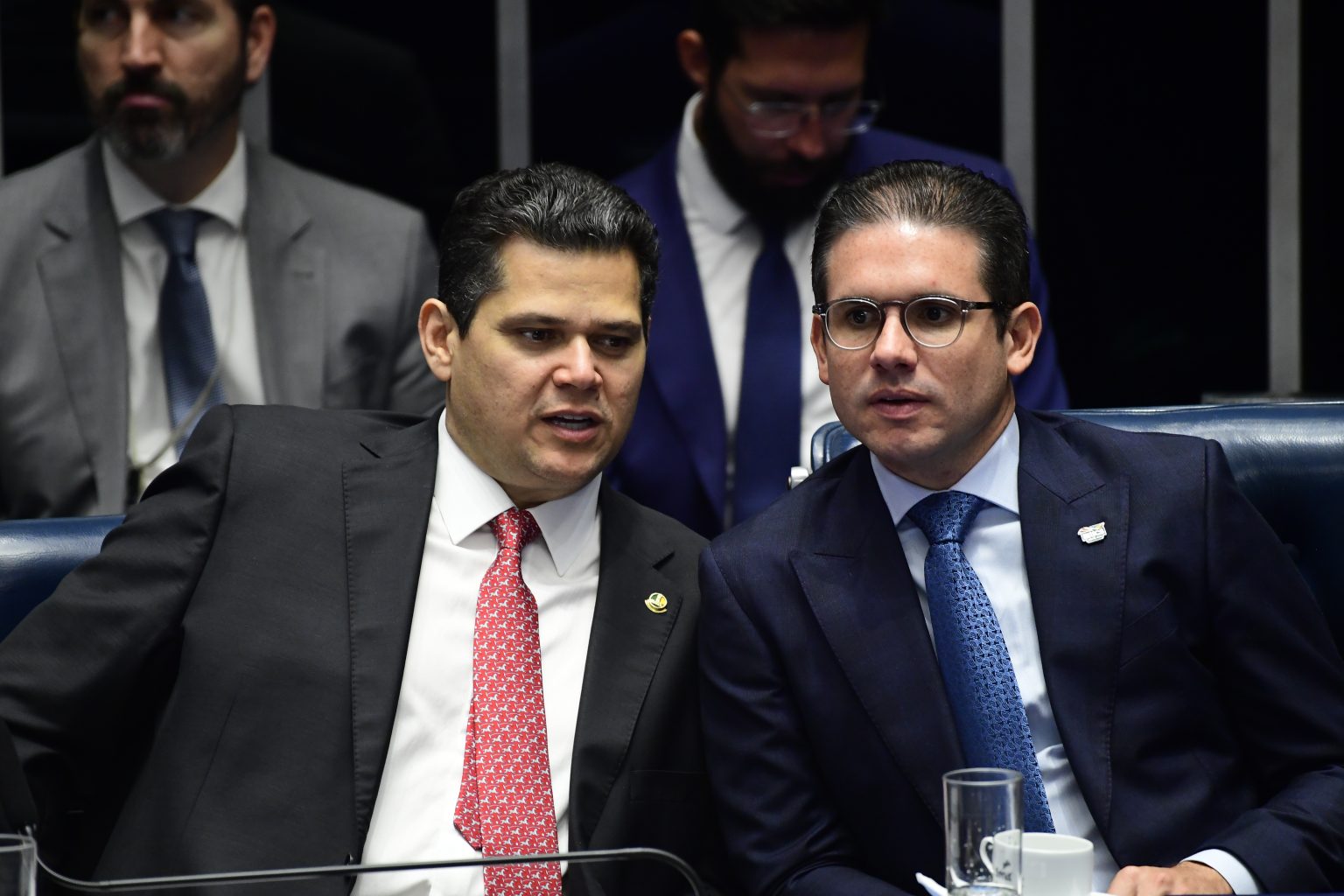 Alcolumbre e Motta cancelam sessões no Congresso