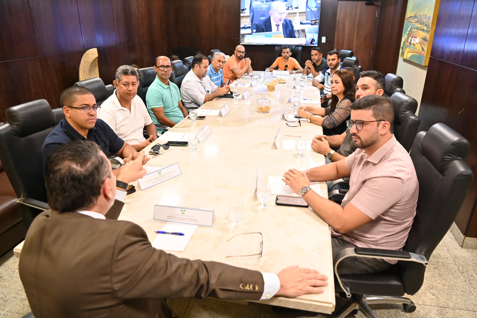 Ezequiel Ferreira se reúne com lideranças de Várzea para discutir soluções contra a seca