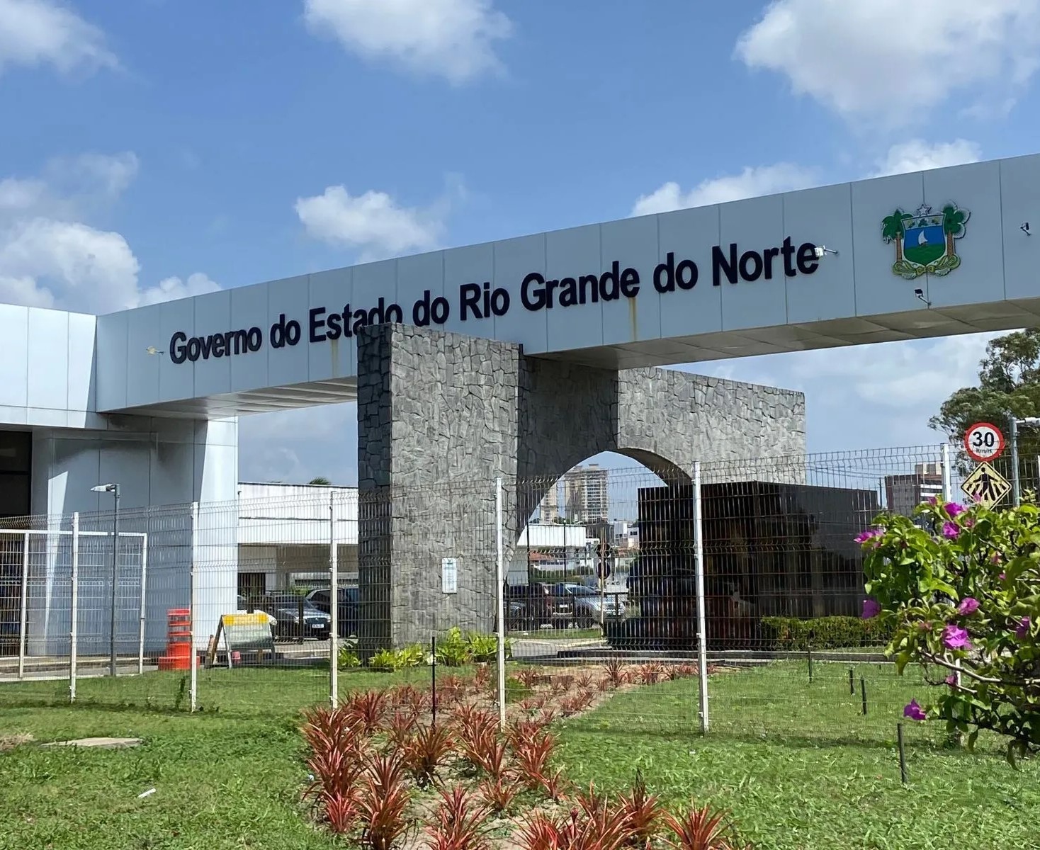 Justiça bloqueia R$ 4,3 milhões do Governo RN para garantir serviços essenciais em unidades socioeducativas