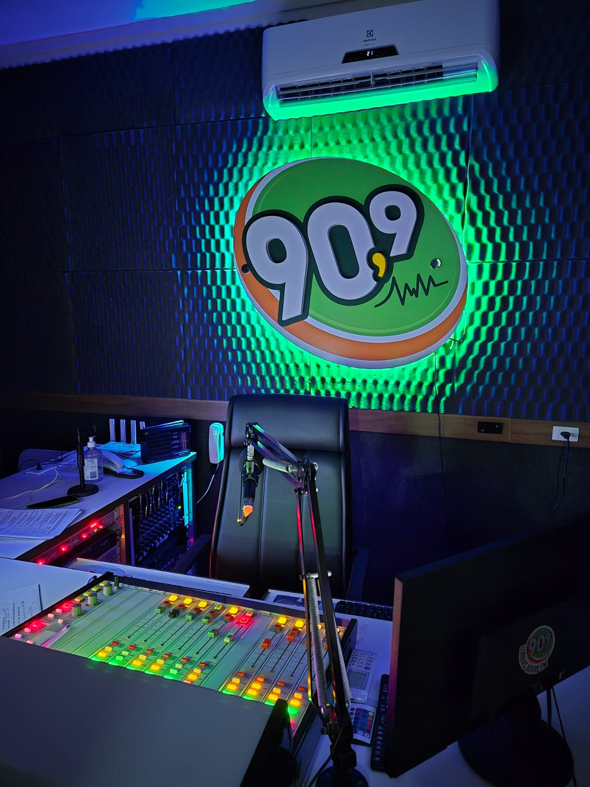 Rádio Currais Novos 90,9 FM comemora 67 anos com programação especial, brindes e promoções para os ouvintes