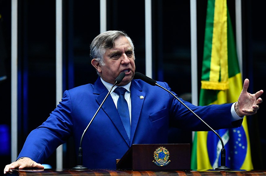 Senador pede vista e adia votação de PL que isenta IR até R$ 5 mil