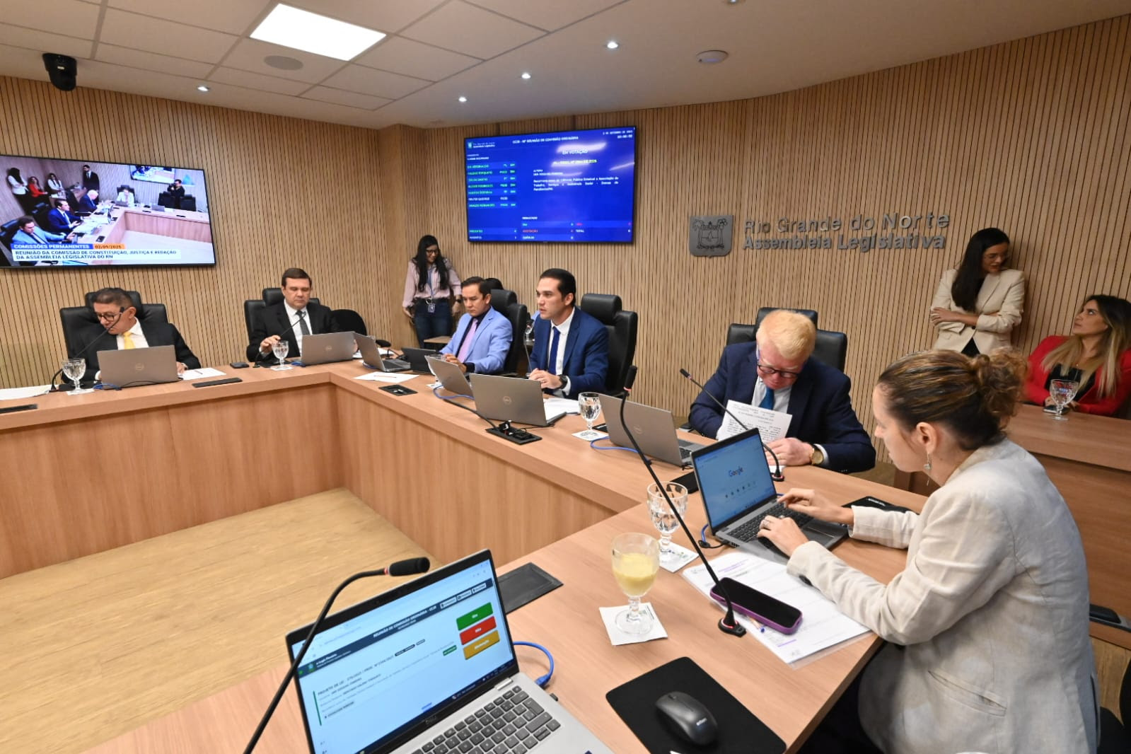 CCJ aprova projeto que cria Plataforma de Atendimento para pacientes com câncer de mama