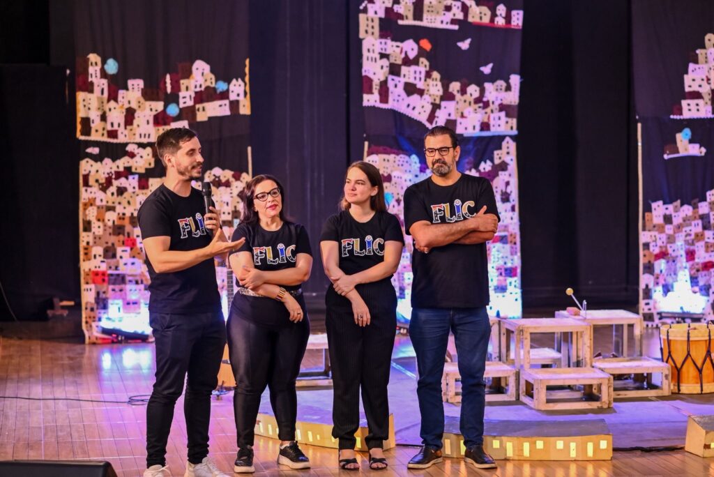 Espetáculo e apresentação musical marcam abertura do 5º FLIC, em Currais Novos