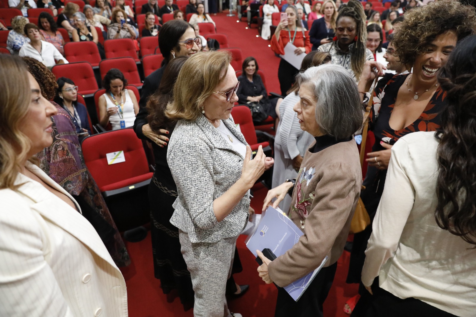 Zenaide propõe lei contra “pandemia de feminicídio” para acabar com impunidade de assassinos que alegam “defesa da honra”