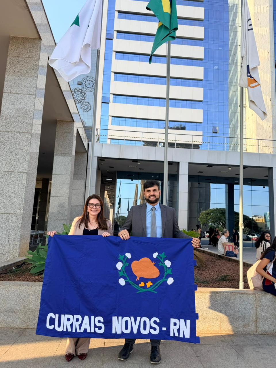 Prefeito e vice-prefeita de Currais Novos garantem recursos para o município em Brasília