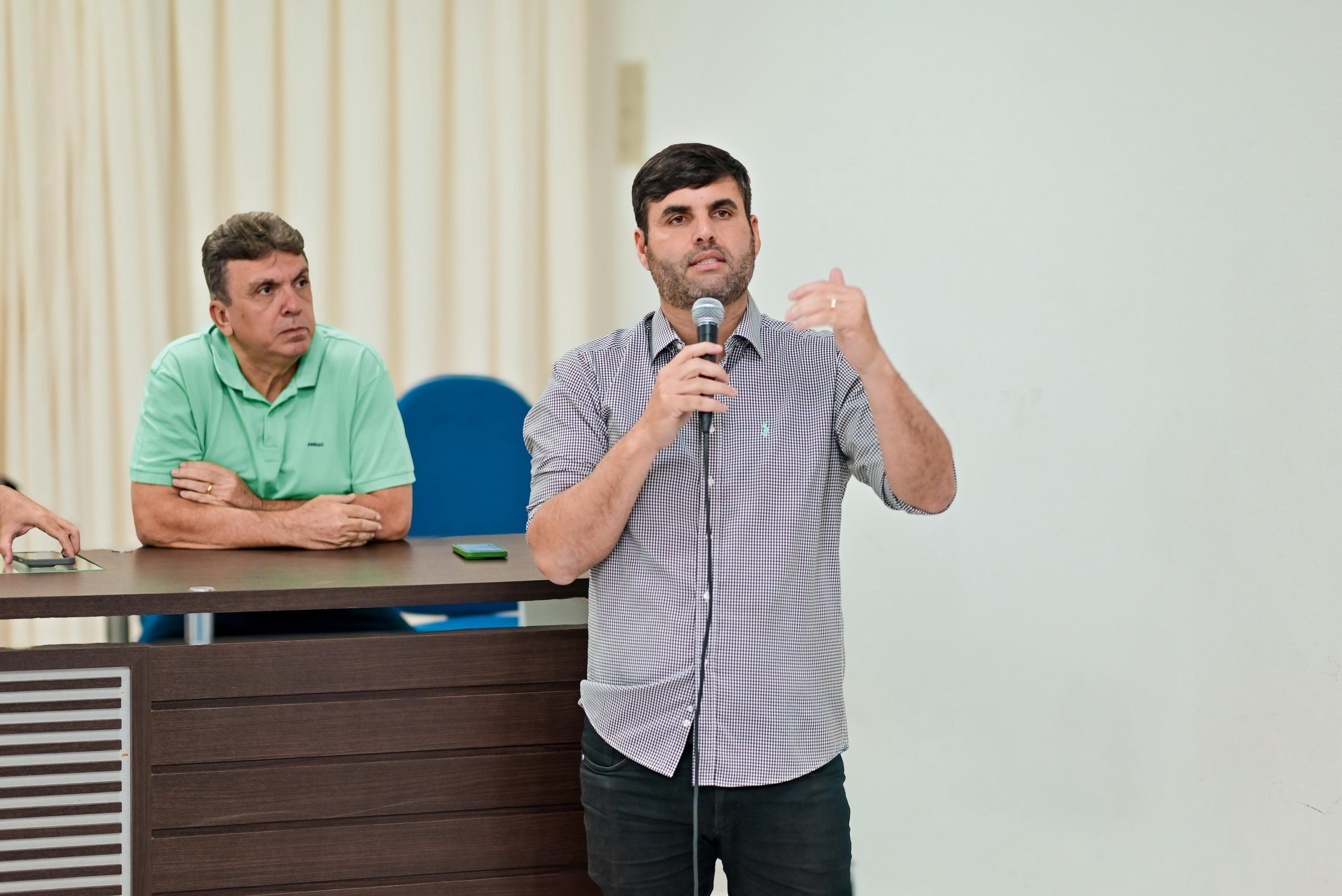 Prefeito Lucas Galvão participa de encontro na AMSO-TR para discutir ações estratégicas