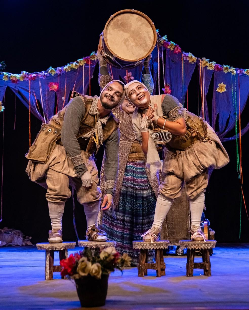 Abertura do FLIC contará com espetáculo e apresentação musical gratuitos no Teatro Ubirajara Galvão; saiba como trocar seu ingresso