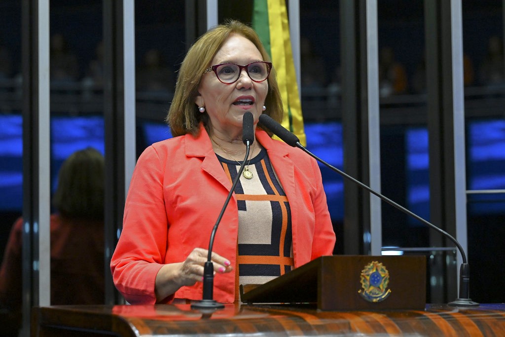 Imposto não pago sobre lucros: Zenaide protesta contra projeto que “tira bilhões de reais do BPC, da saúde e da assistência social