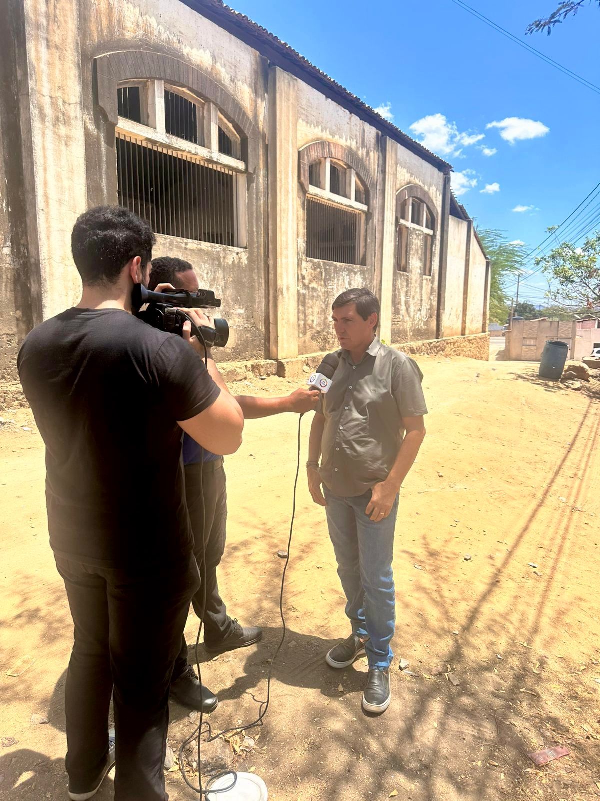 Vereador G Charles celebra conquista: novas obras de pavimentação vão beneficiar bairros de Currais Novos