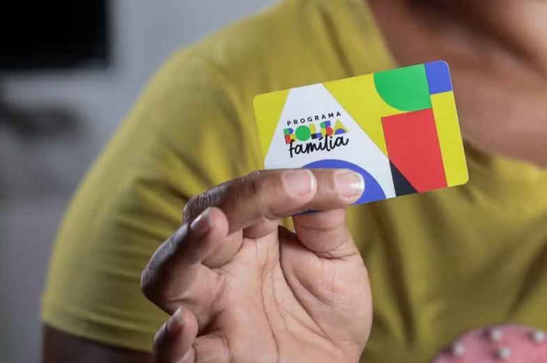 Prefeitos que recebiam Bolsa Família tinham carros, terras e gados; 1,1 mil vereadores também foram excluídos do programa