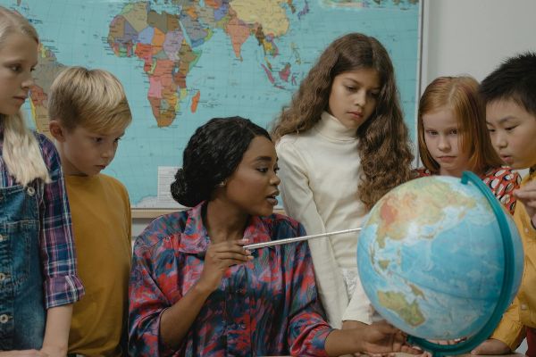 Estado terá que manter reajuste anual de professores ativos e pensionistas